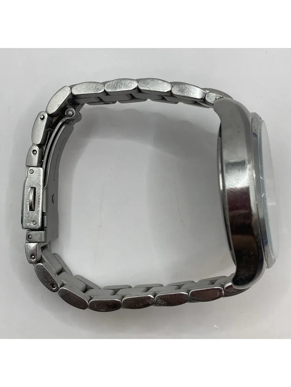 Fossil stylish land